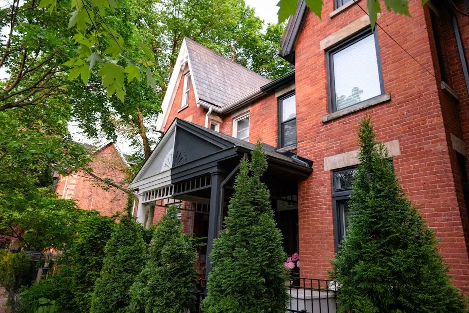 3 bedroom house Toronto