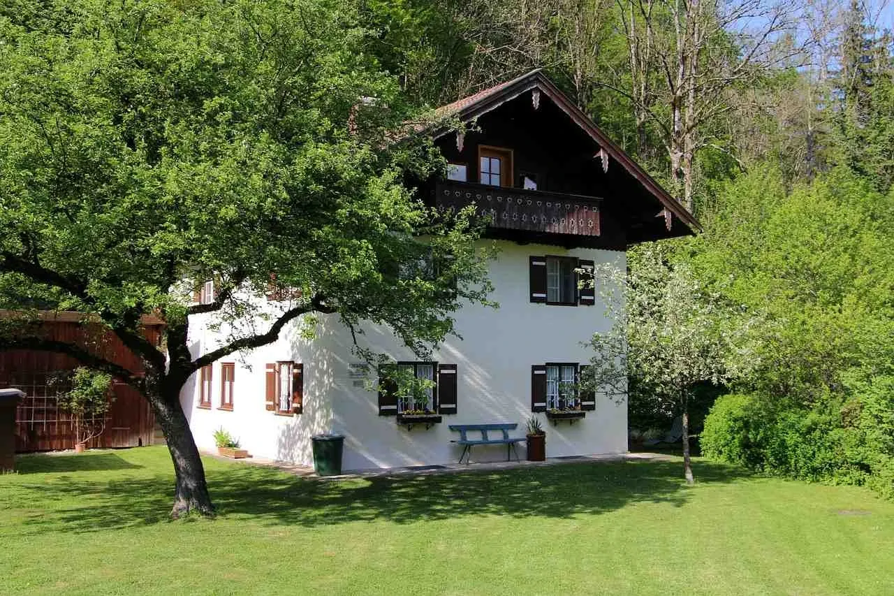 guest house for rent near me